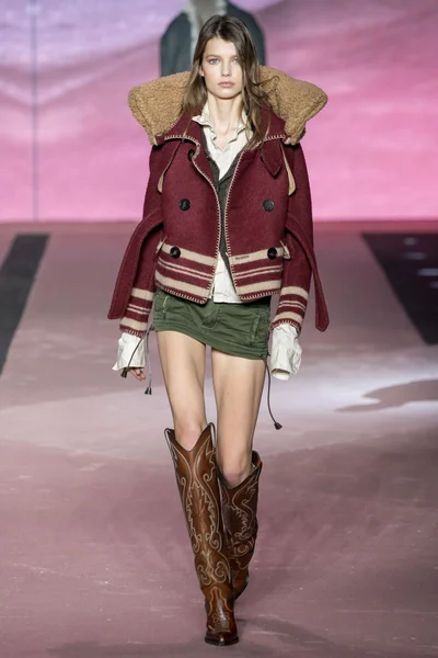 Look 33